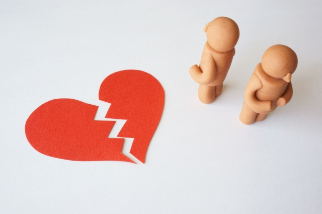 離婚で受けるストレスの主な原因は9つある